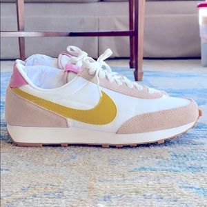 Nike Daybreak Sneakers